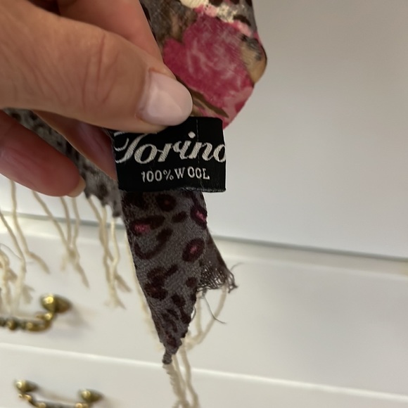 Torino Scarf - Picture 4 of 6